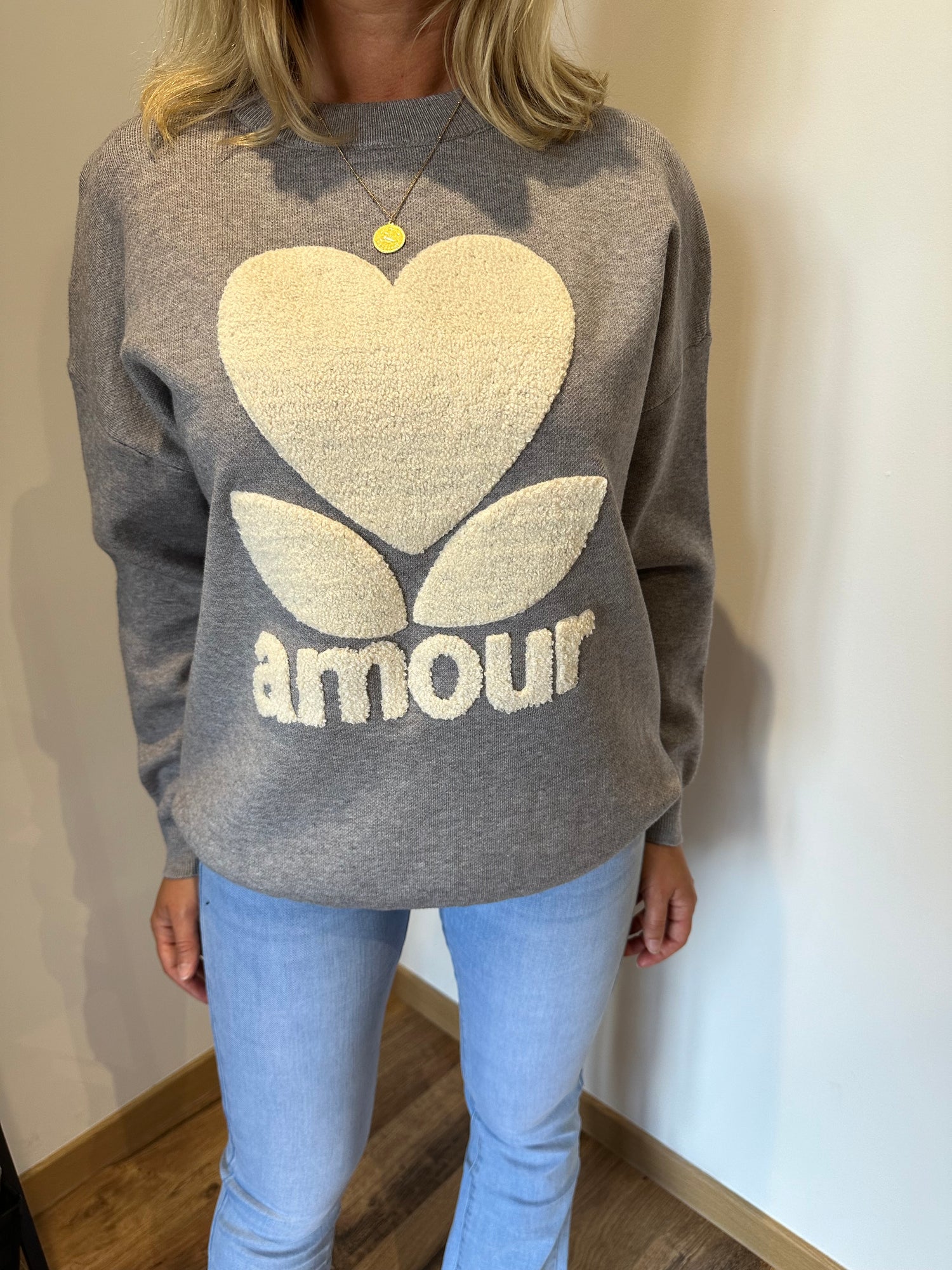 Pull amour gris